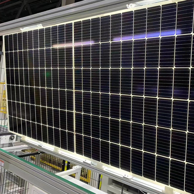 인증서와 210mmx210mm 셀 크기로 사용자 정의 가능한 태양 전지 패널 580W 590W 600W 610W